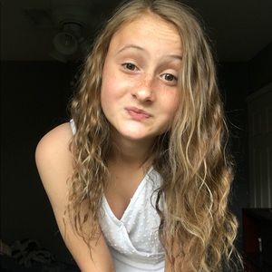 Meet your Posher, Abbey